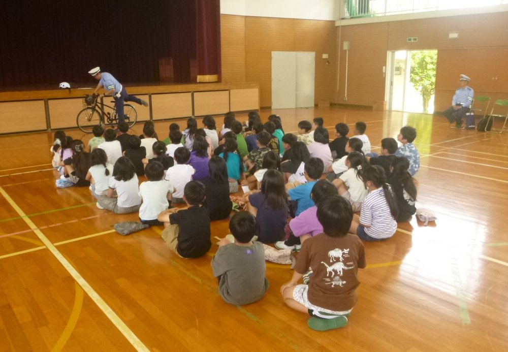 自転車の正しい乗り方は・・・