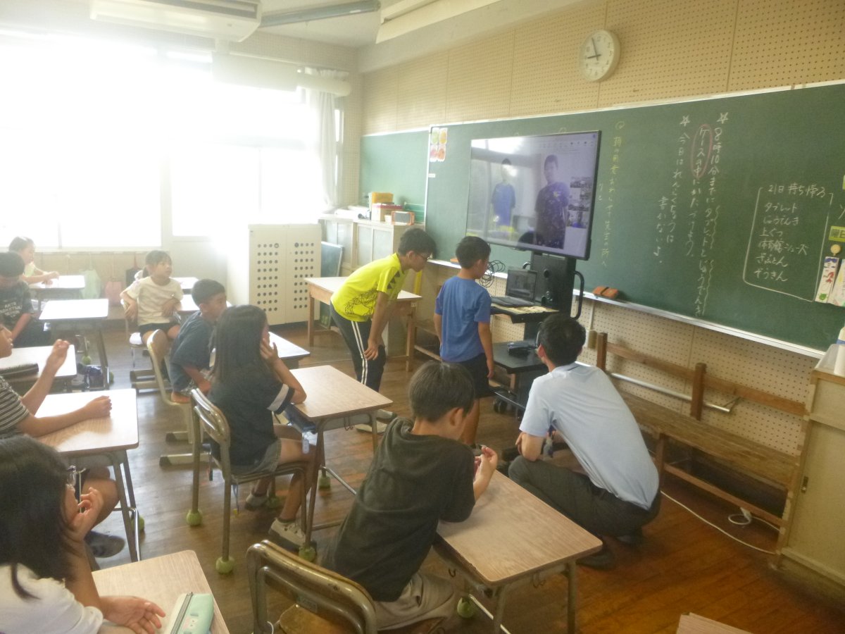 質問や感想もタブレットに向かって