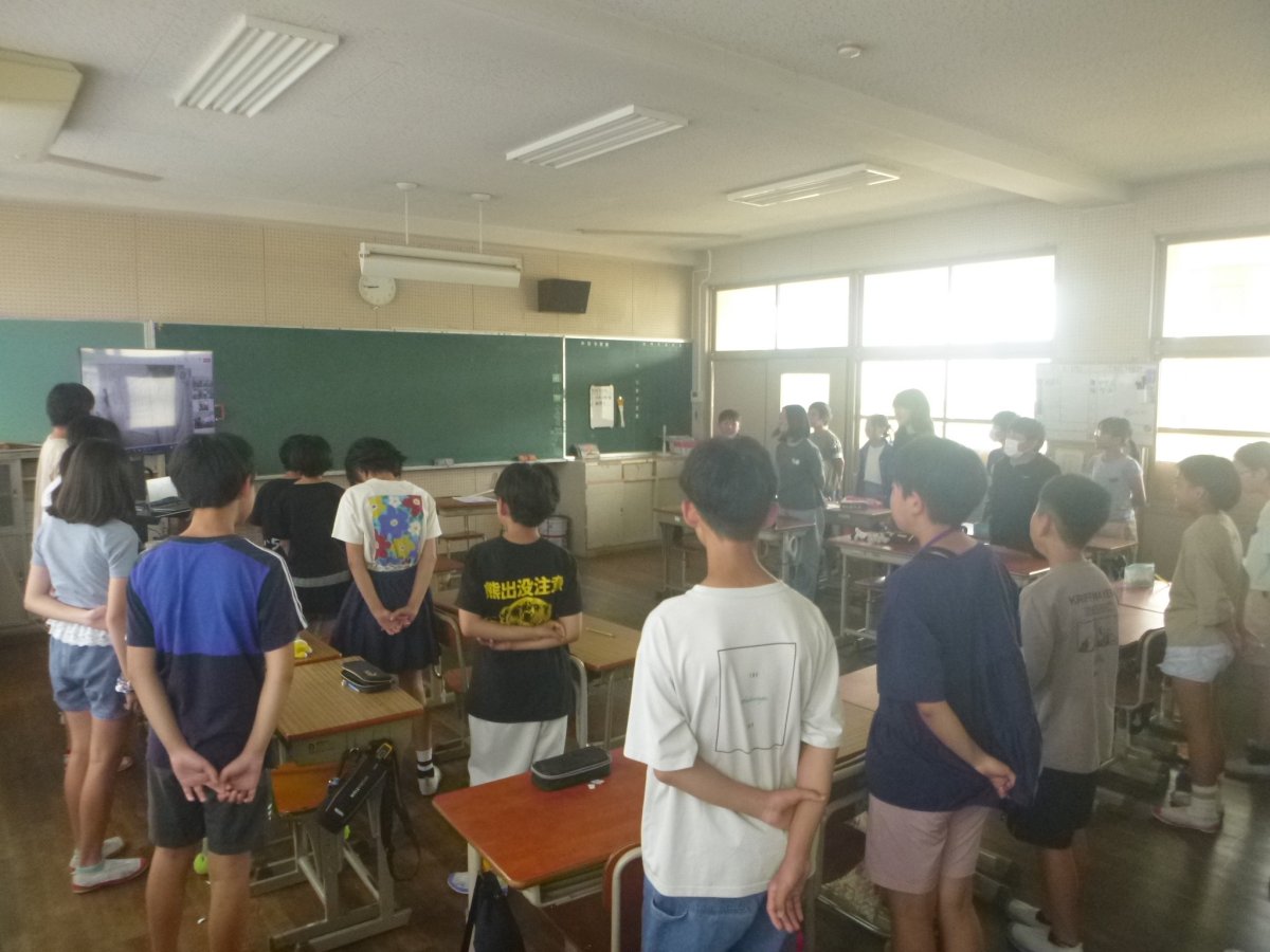 校歌斉唱もしっかりと！？