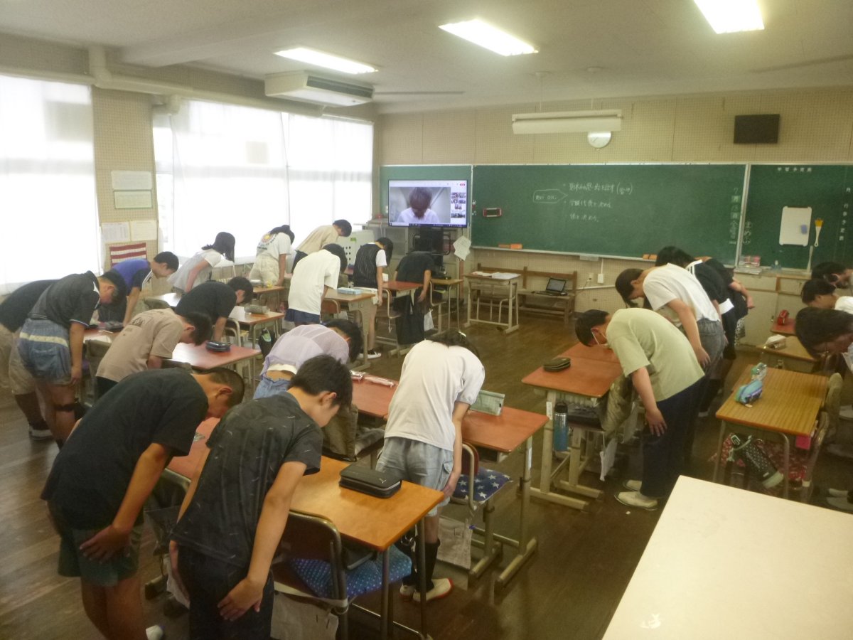 初めの「礼」です。1学期より揃っている！