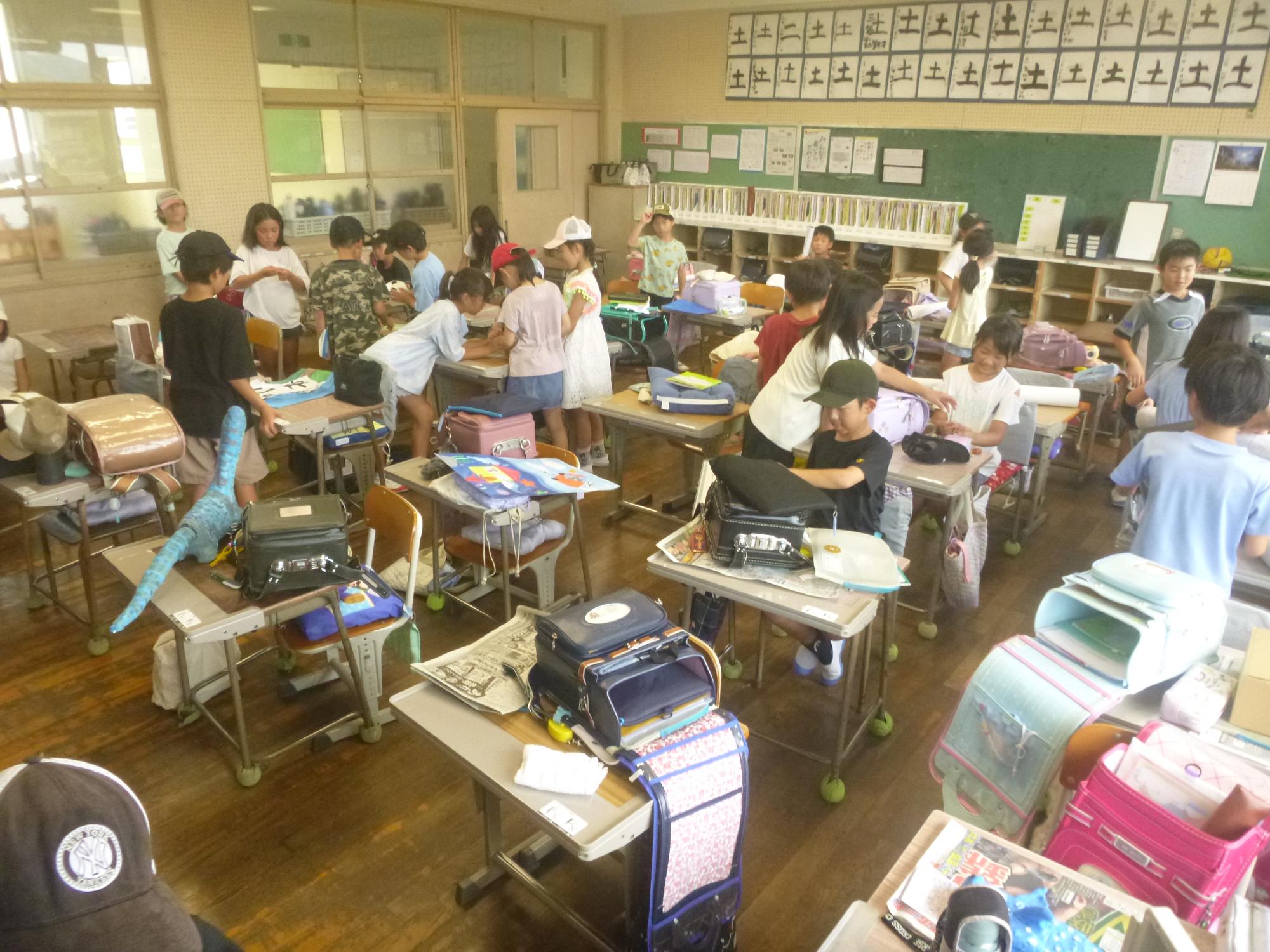 朝から教室はにぎやか！
