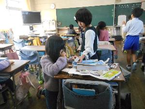 おもちゃ作りの様子