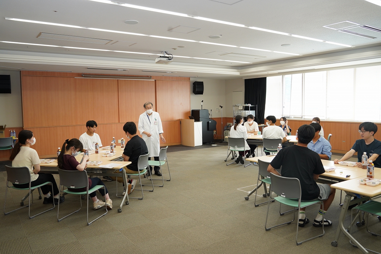 先輩とのランチタイム