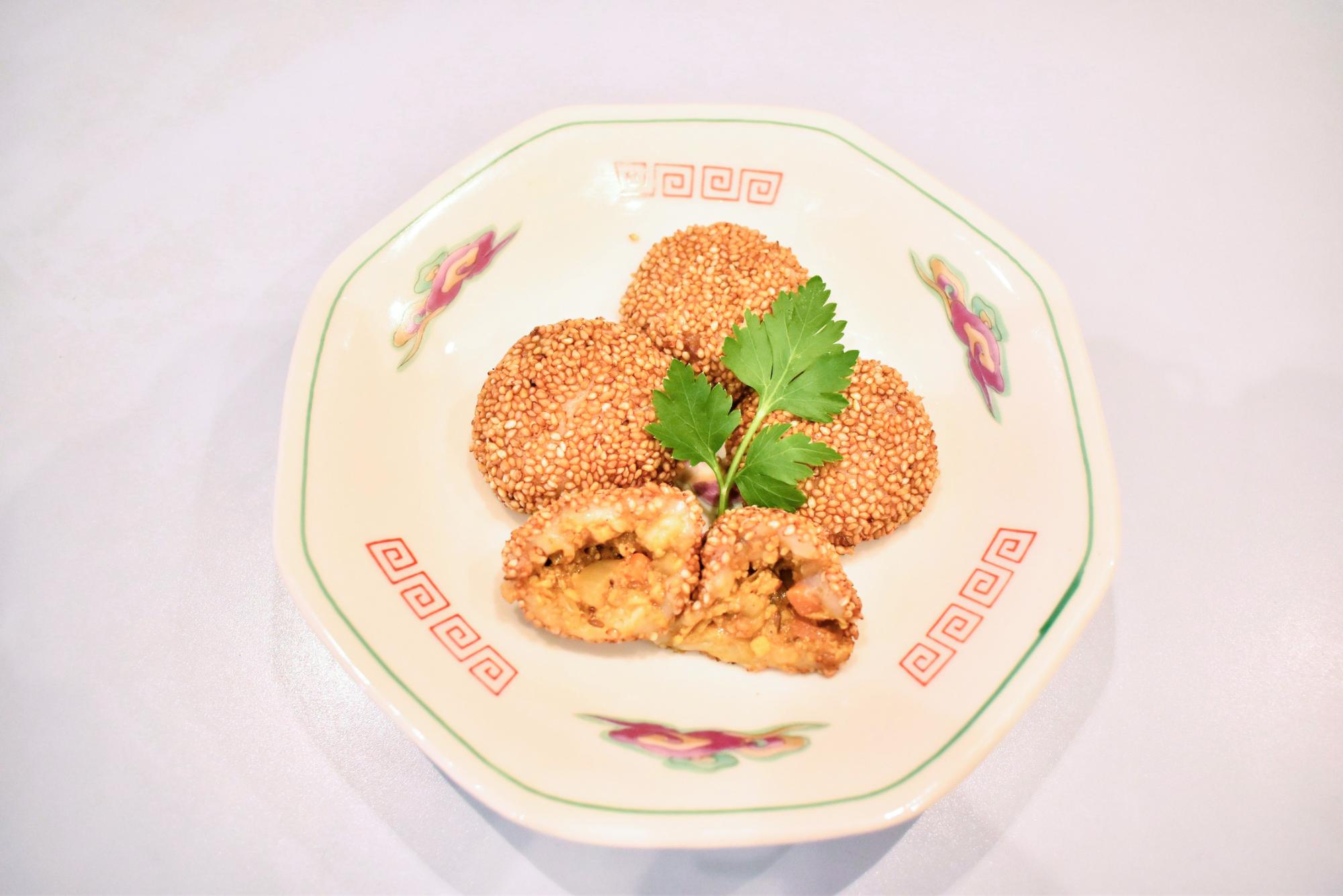 カレーな胡麻団子