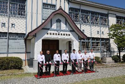 西脇小学校竣工式テープカット