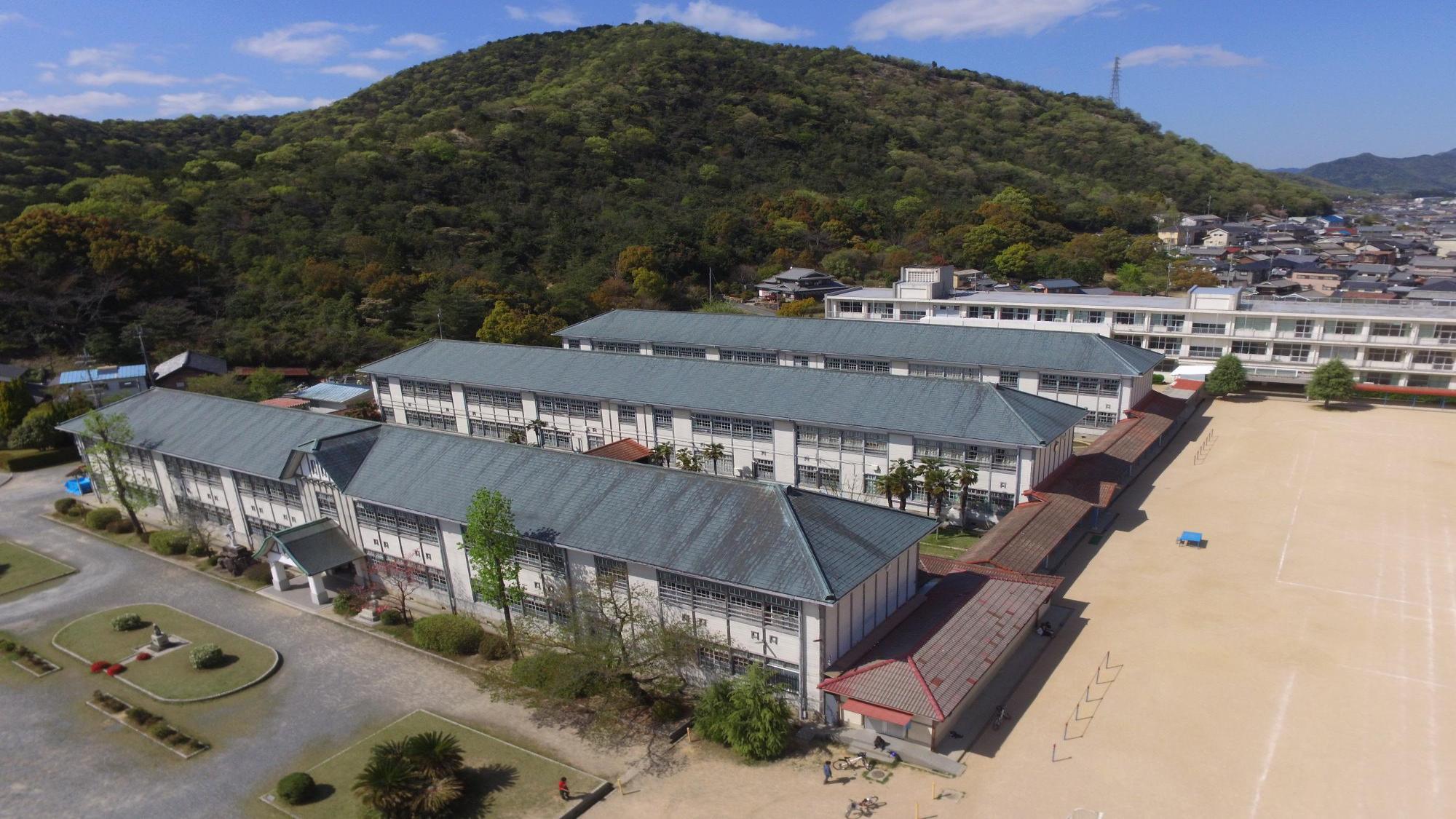 西脇小学校工事前