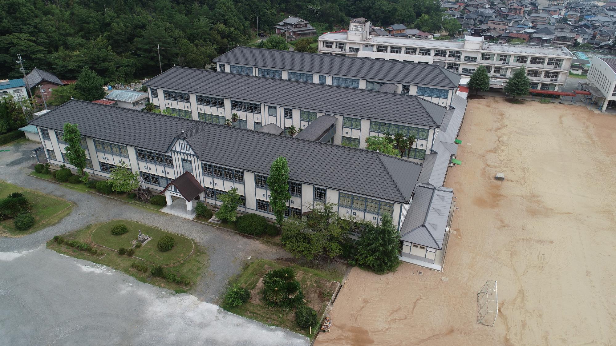 西脇小学校工事後