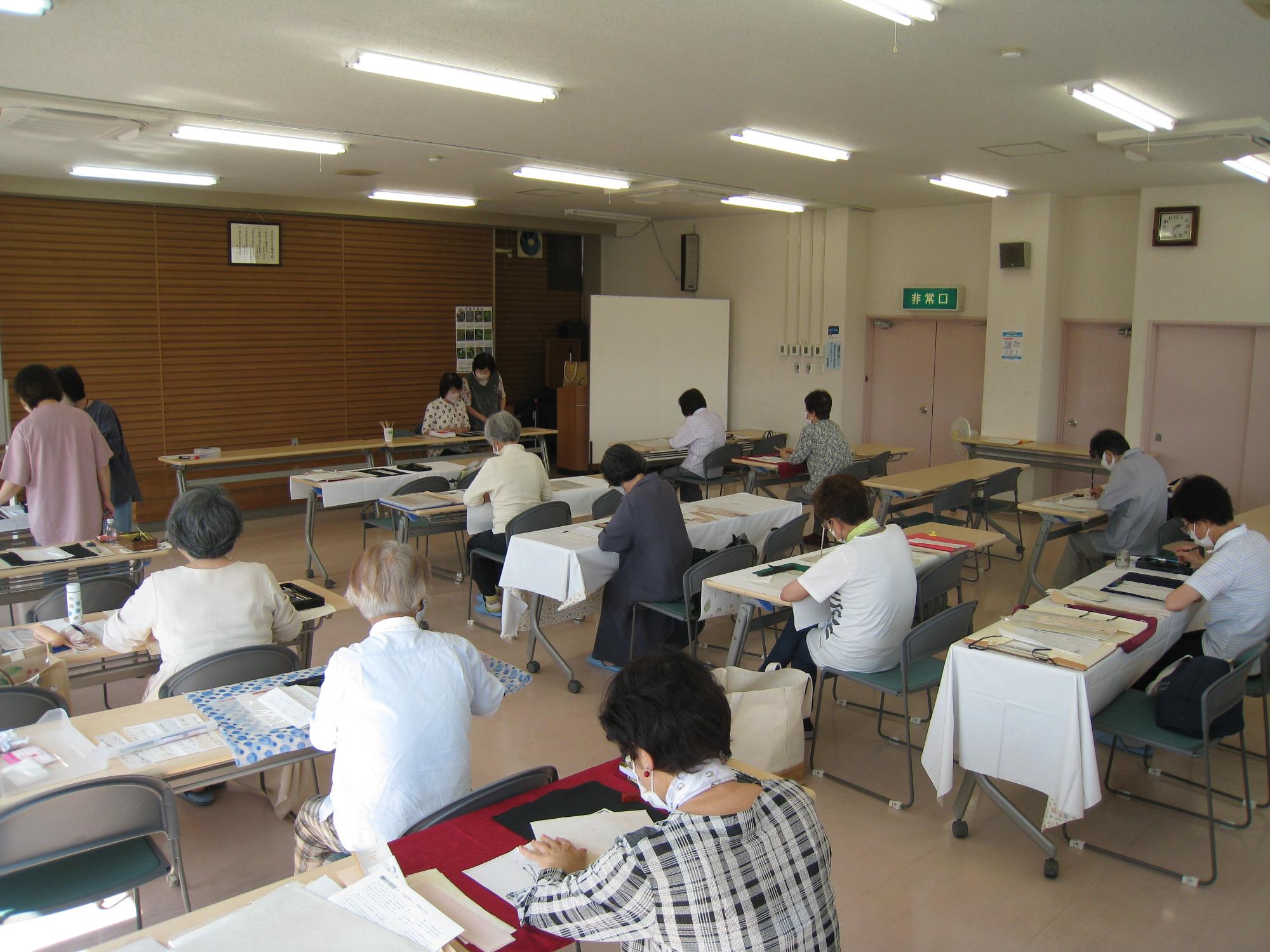 かな書道教室の様子