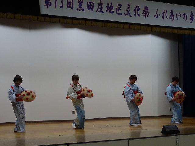 サークル活動グループ 舞踊同好会の発表の様子