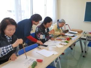 新しい方にも親切に教えておられます。