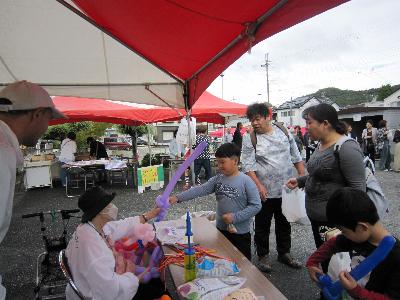 バルーンアートの様子