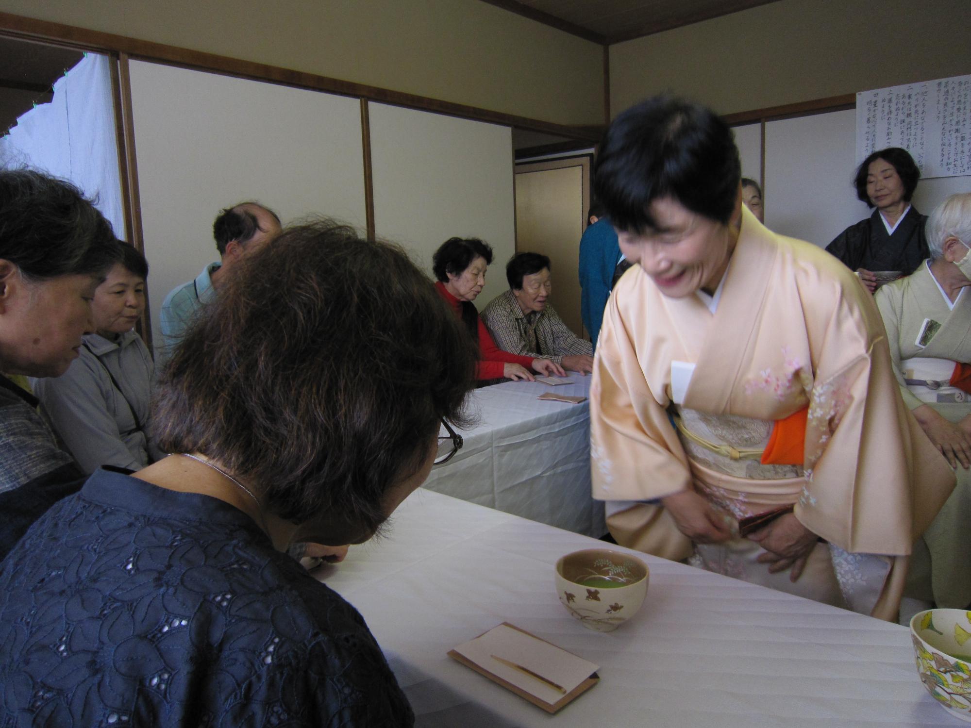 第13回上野・下戸田いきいき人権交流祭「茶席」の様子