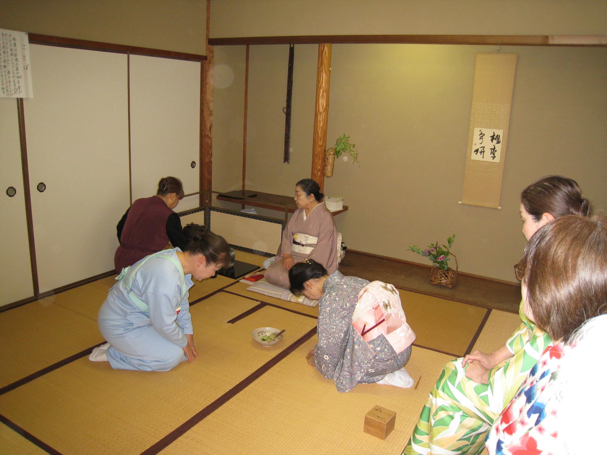 茶道教室Aのお稽古の様子