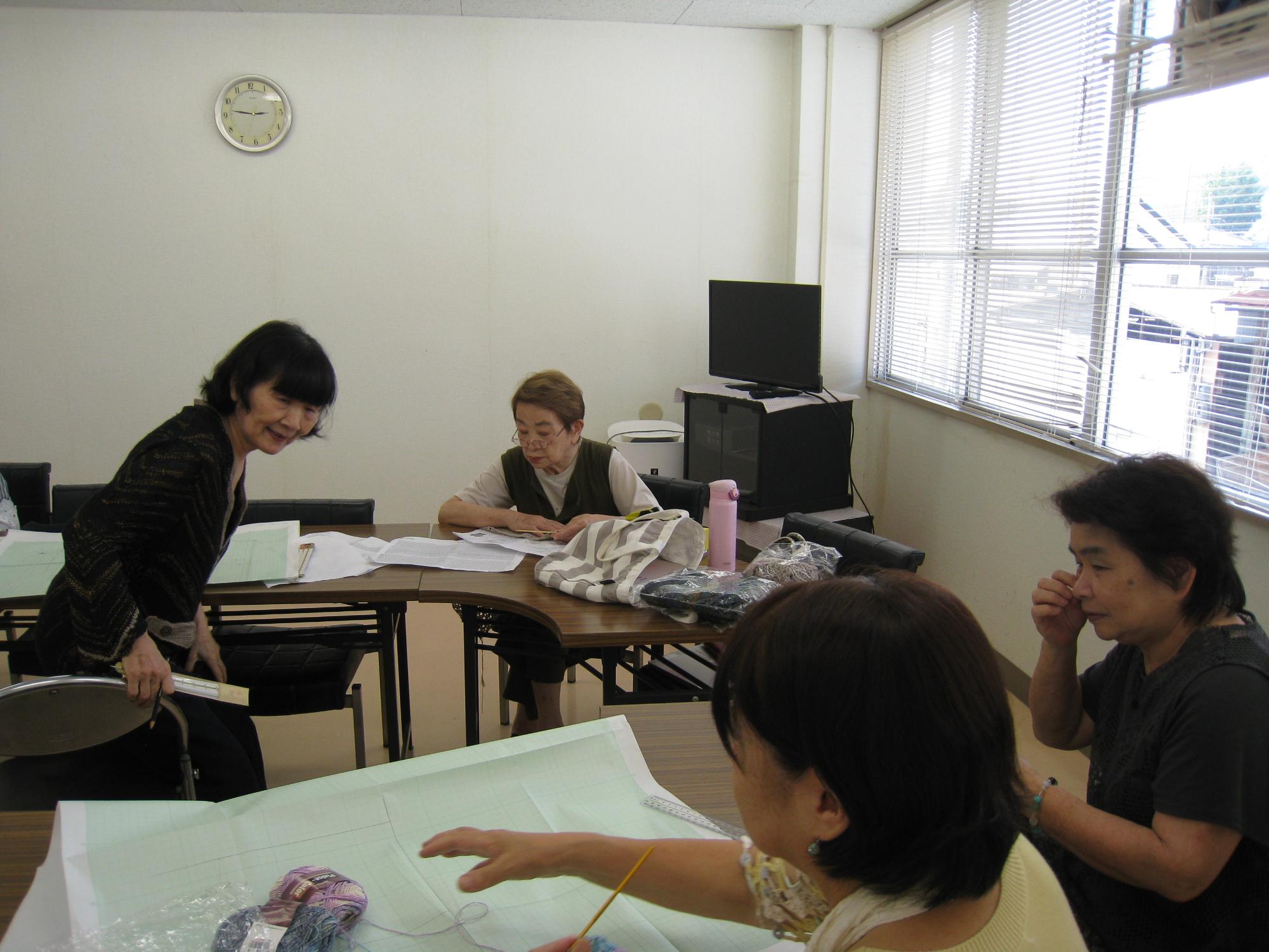 編物教室の様子