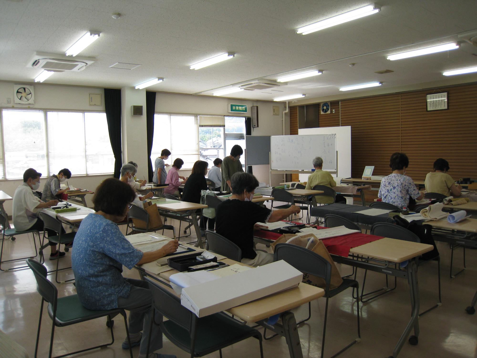 かな書道教室の様子