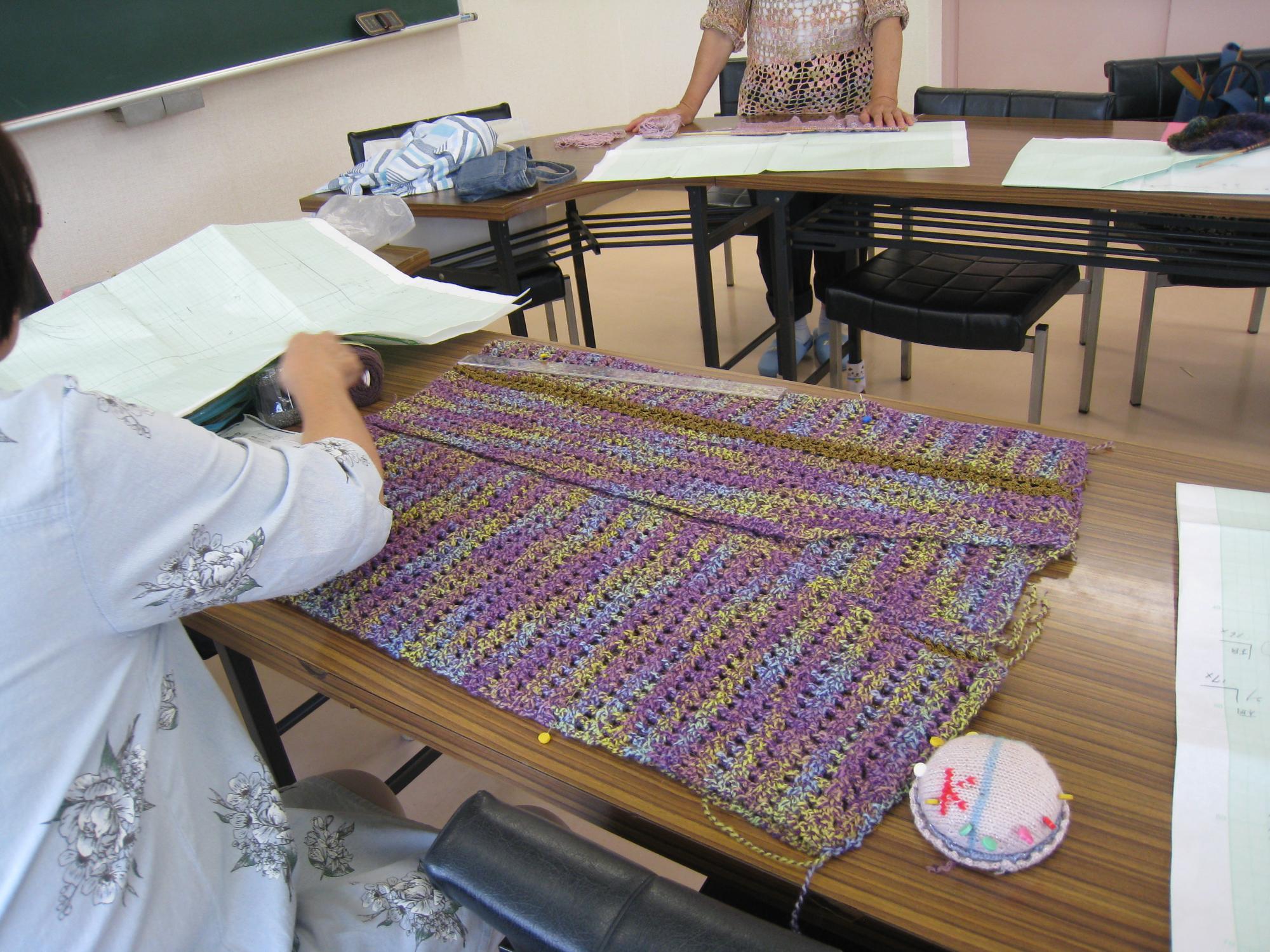 編物教室（サークル）の様子