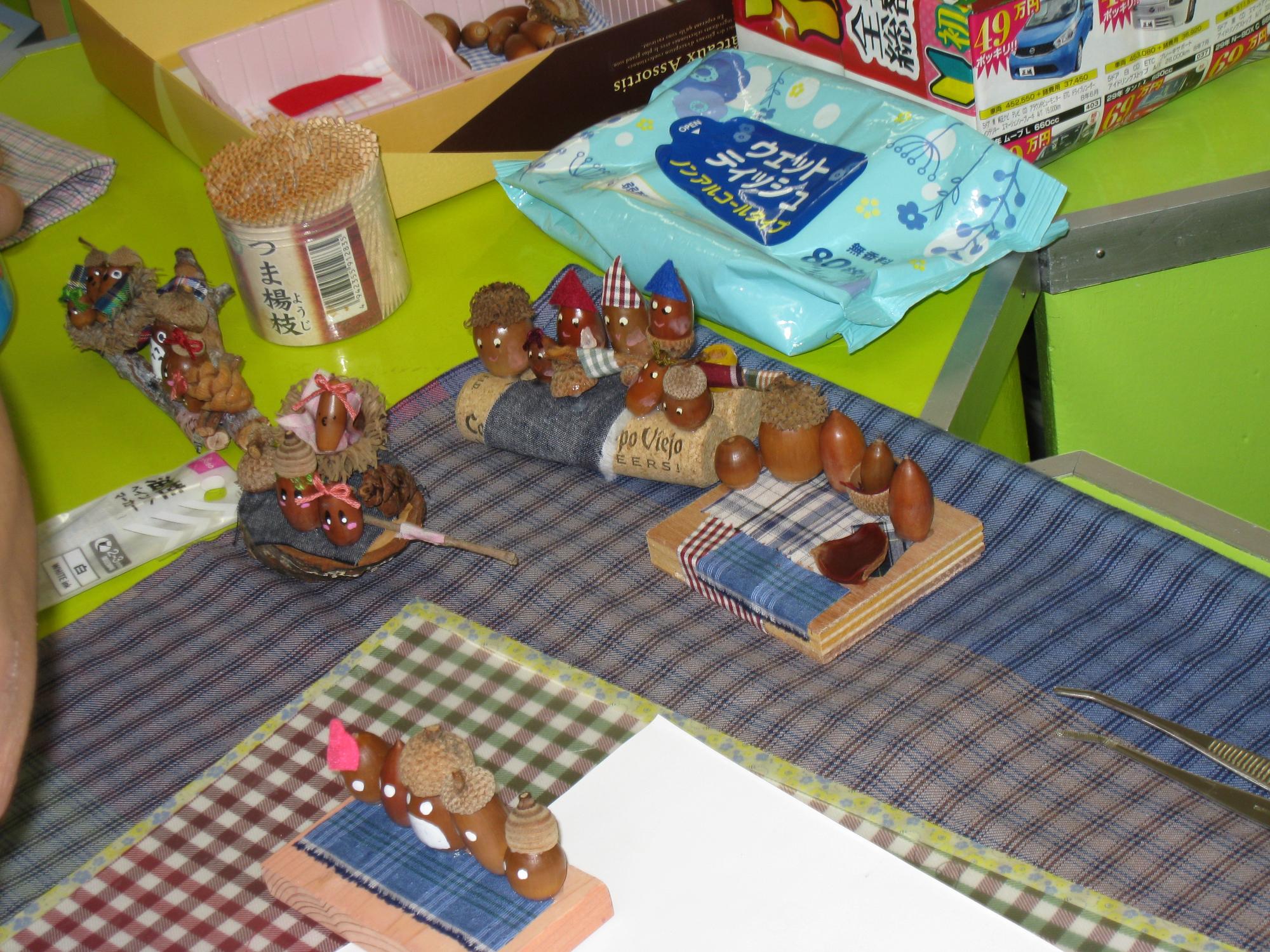 どんぐりの飾り物