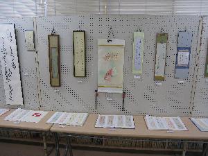 かな書道作品展示の様子