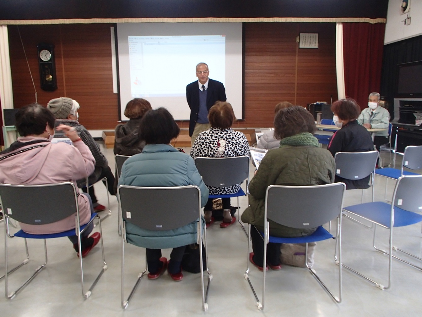 研修会講師岡本警部補