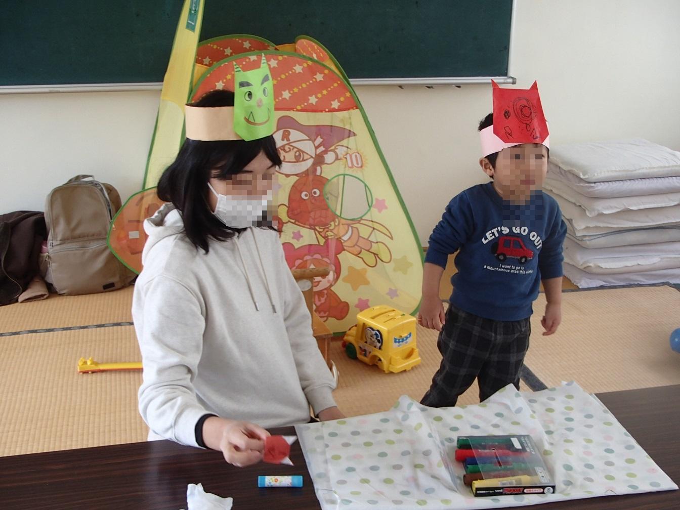 鬼のお面を作りました