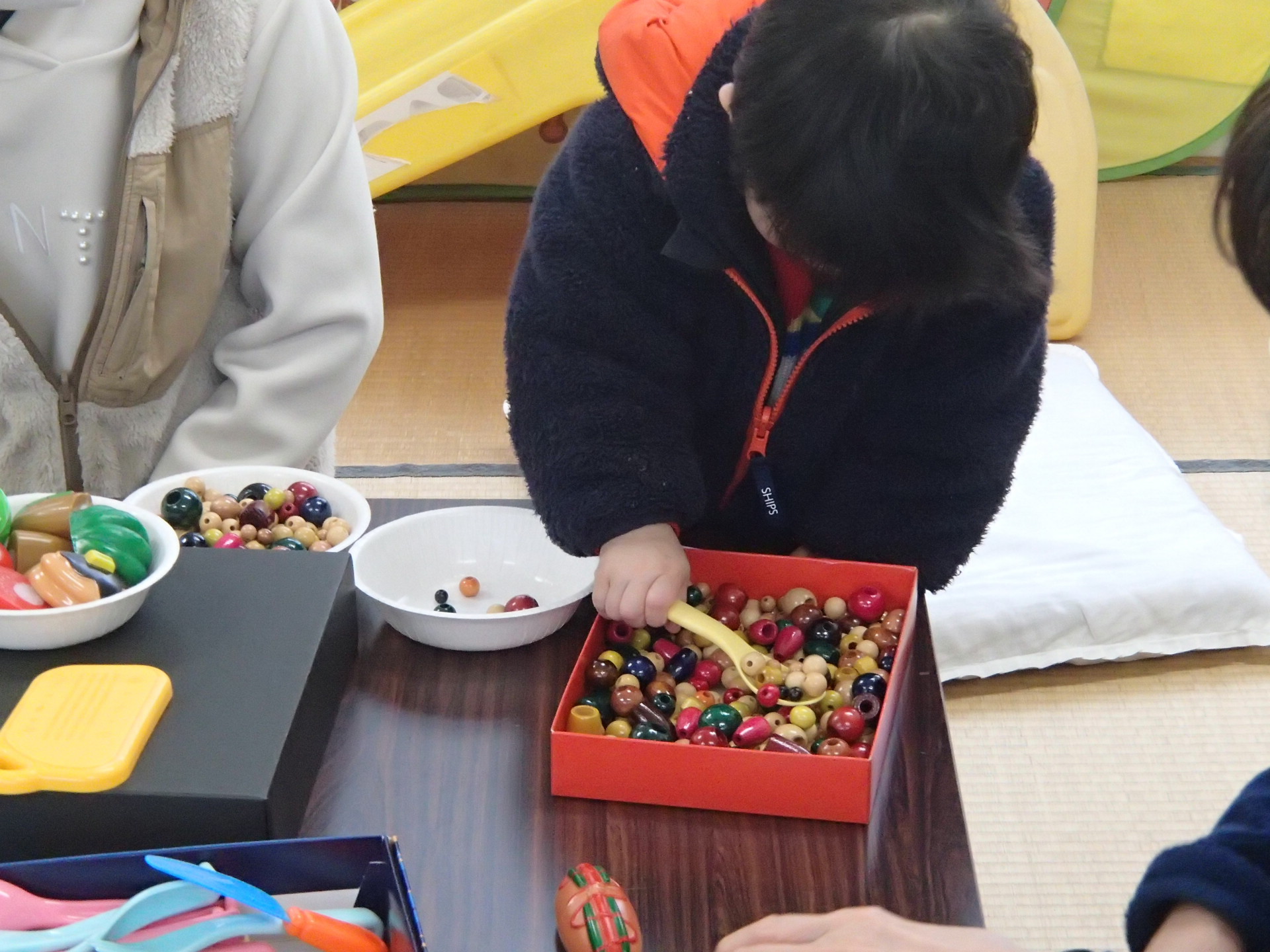 すくすく2月スプーンですくいました