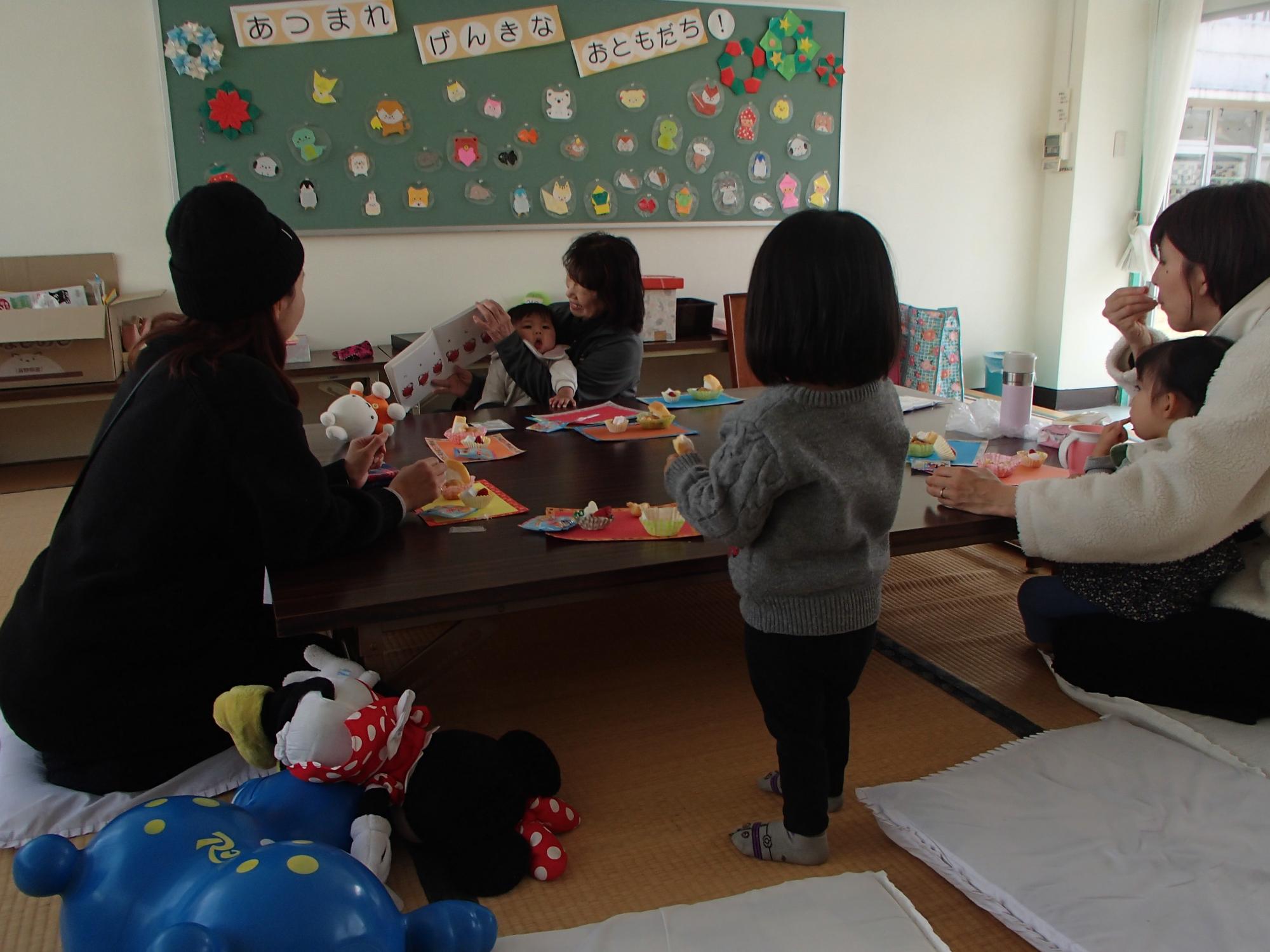 年度最後の飾りづくりをしました