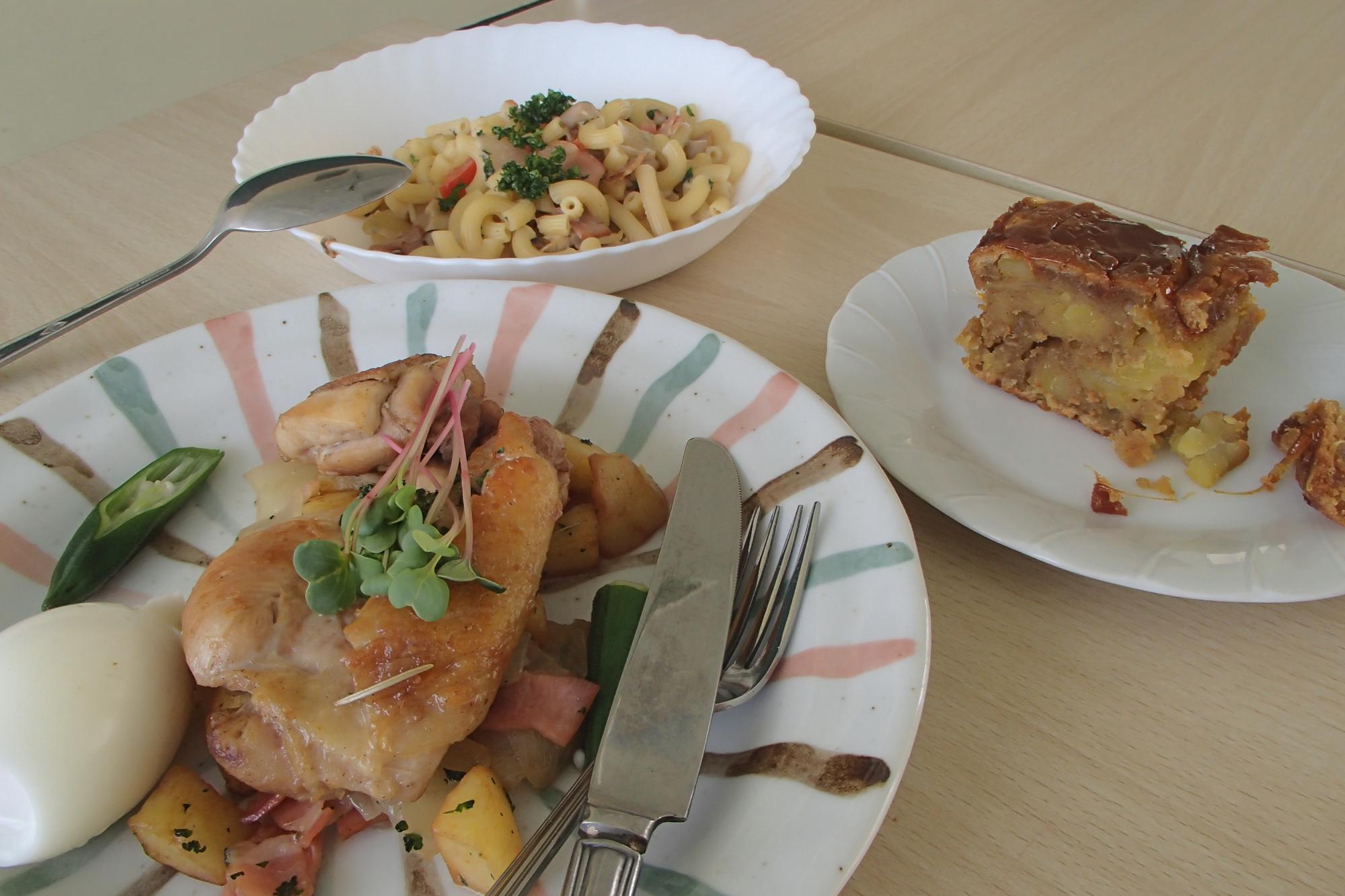 令和3年4月鶏もも肉のローズマリー風味