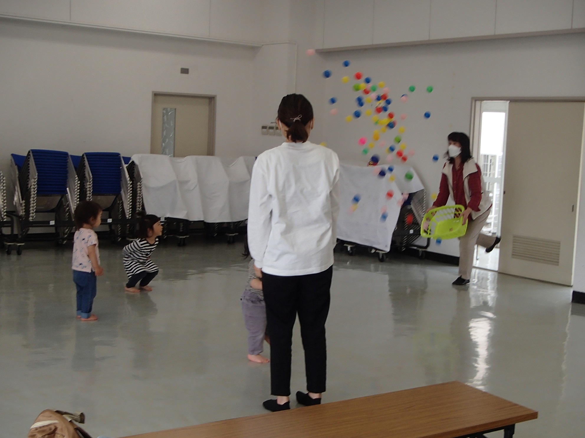 すくすく4月ボール遊び