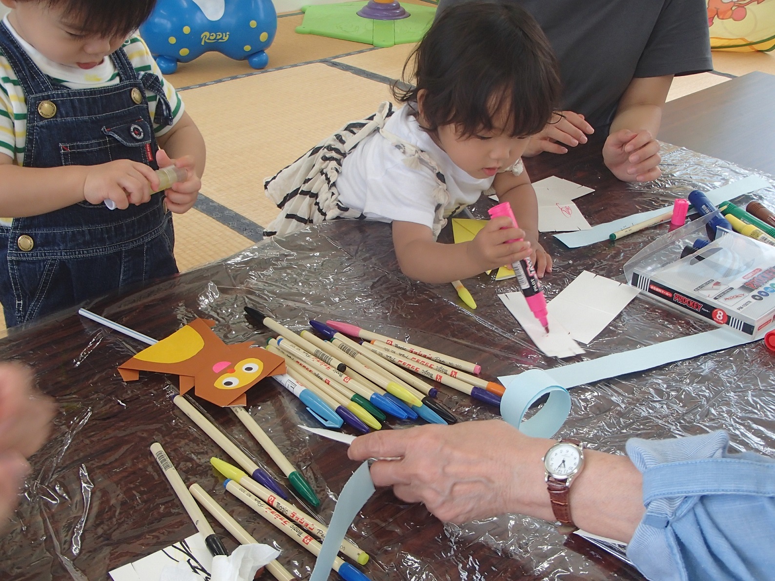 お絵描きしています
