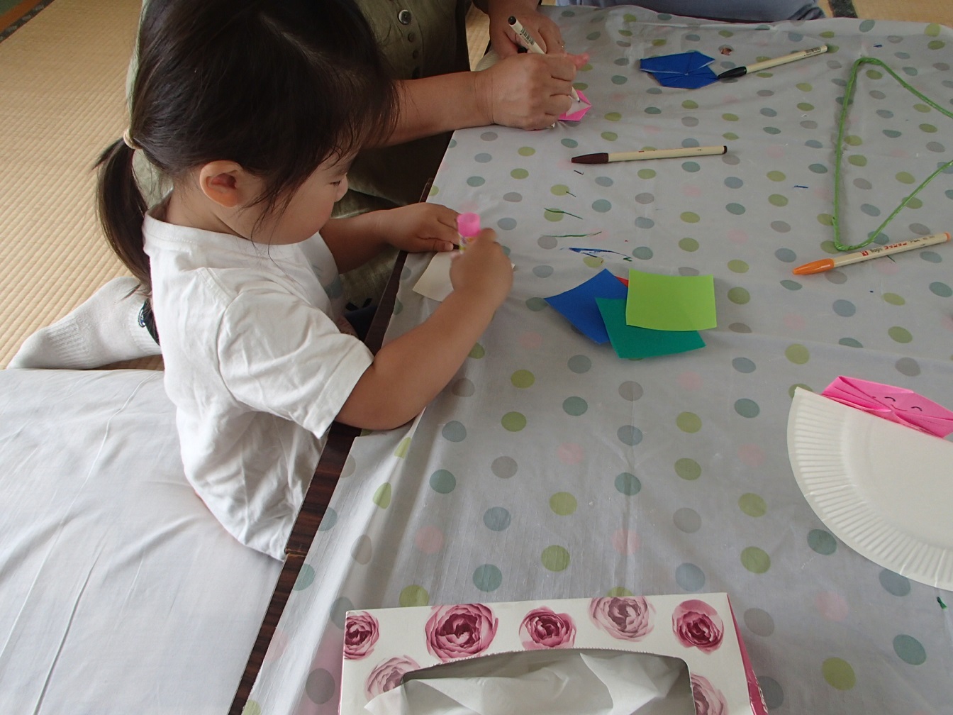 貼り絵をしています。