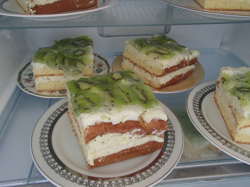 キウイのムースケーキ