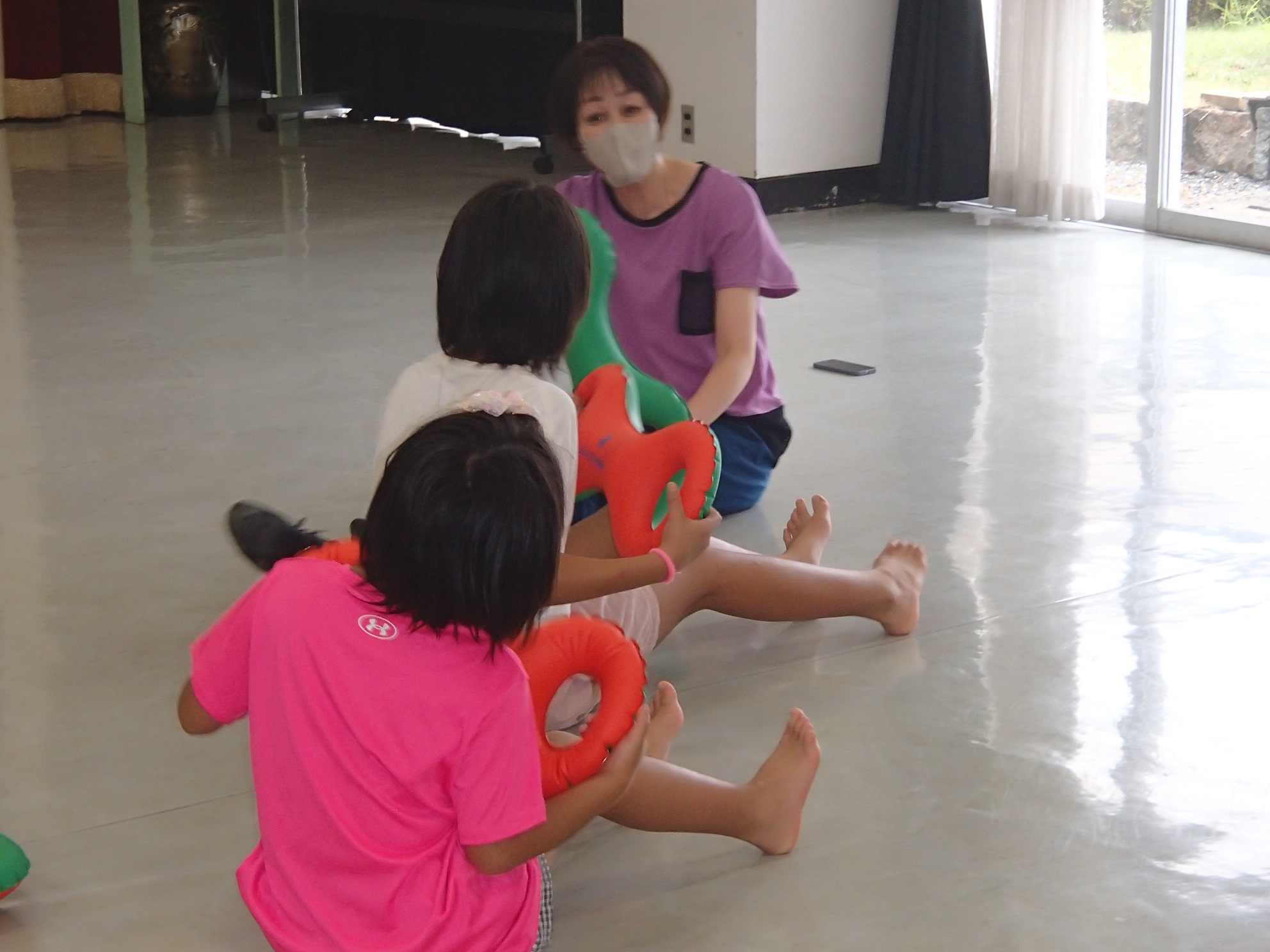 子ども3B体操ムカデ競争