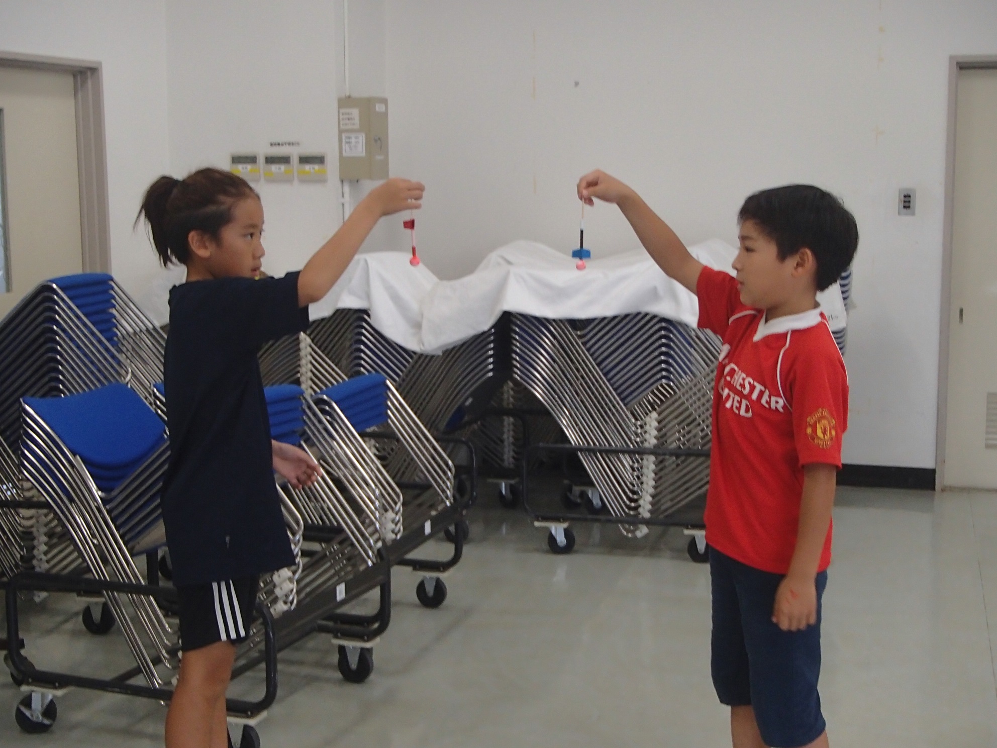 ストローロケットどちらが高く上がるかな？