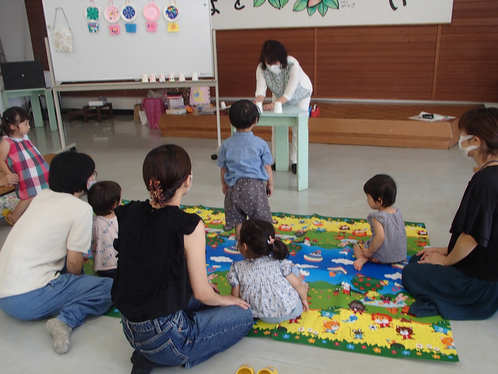 紙コップでどっちだ？