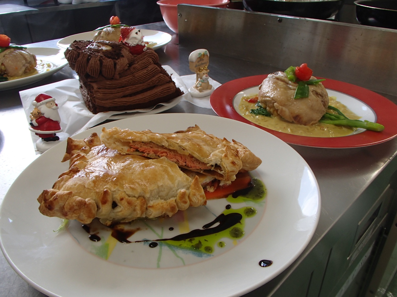 12月サーモンとエビのムースのパイ包み