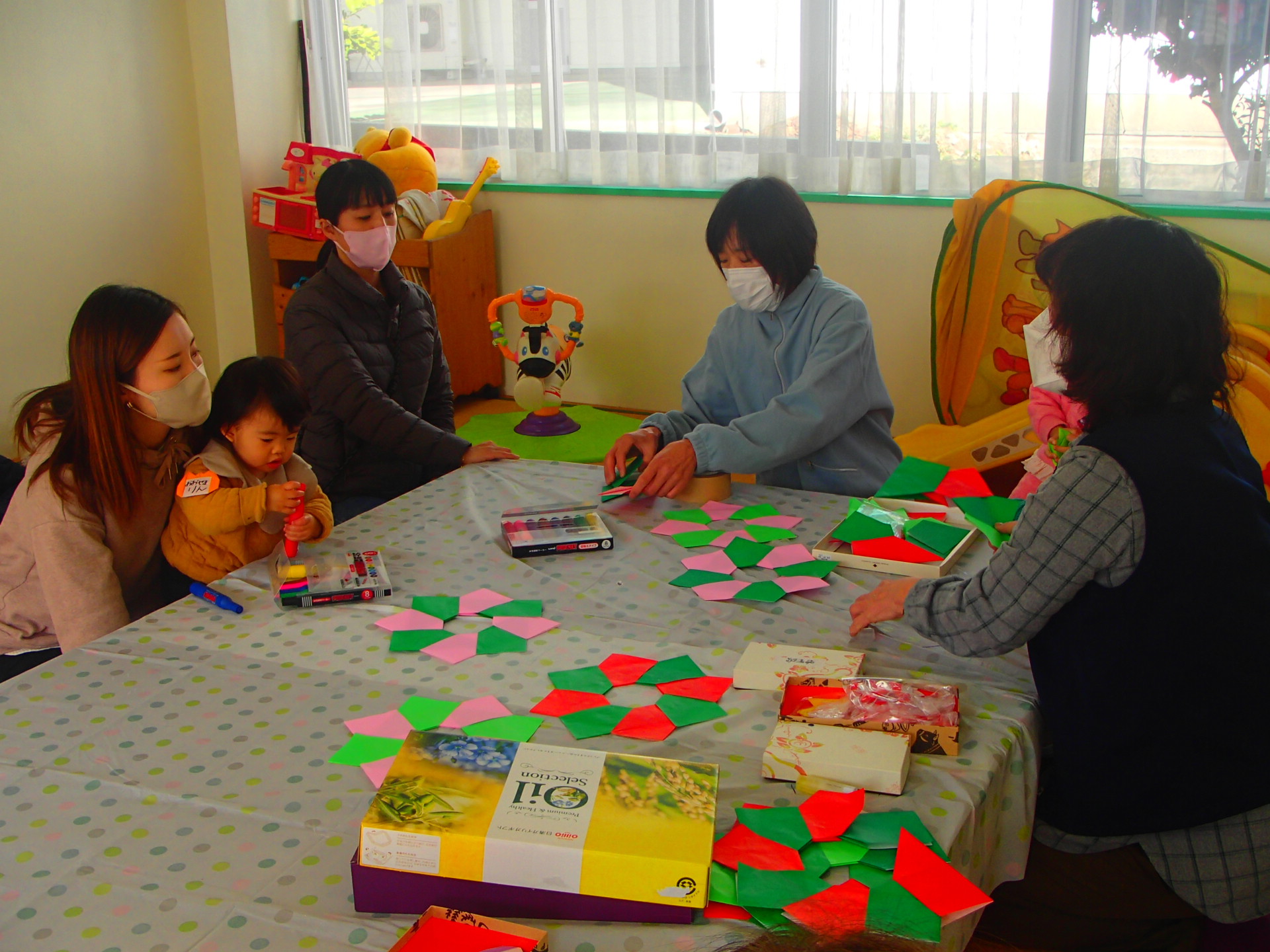 クリスマスリースを折り紙で