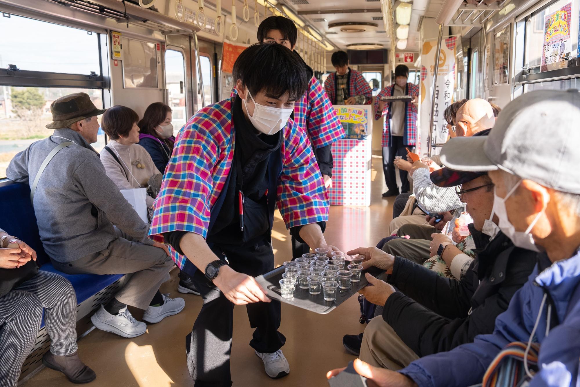 おもてなしトレイン　日本酒試飲