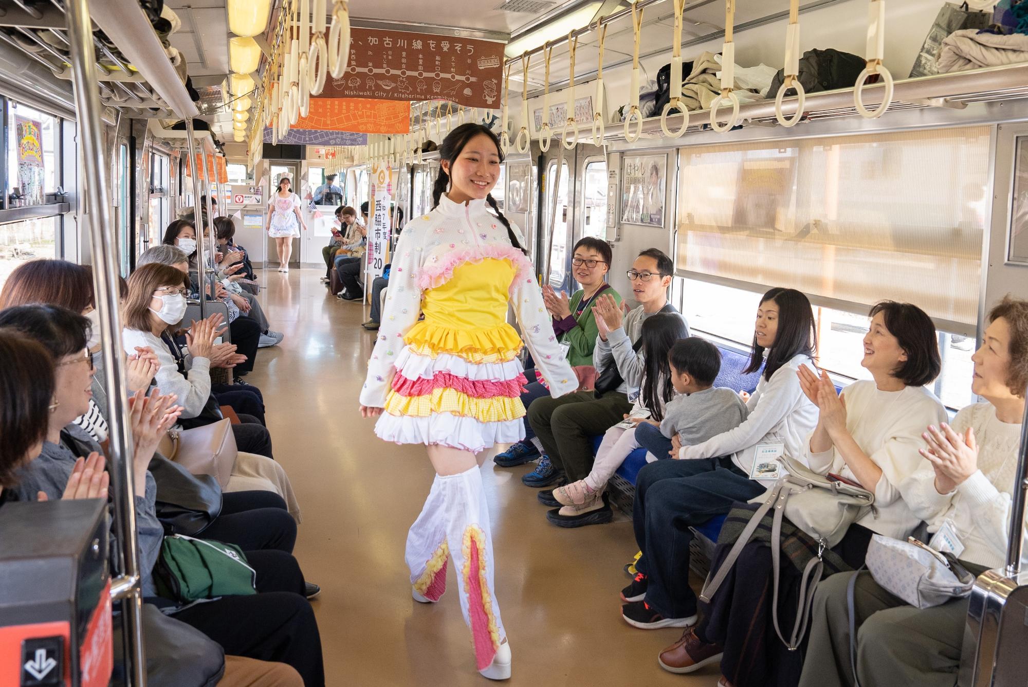 おもてなしトレイン　ファッションショー