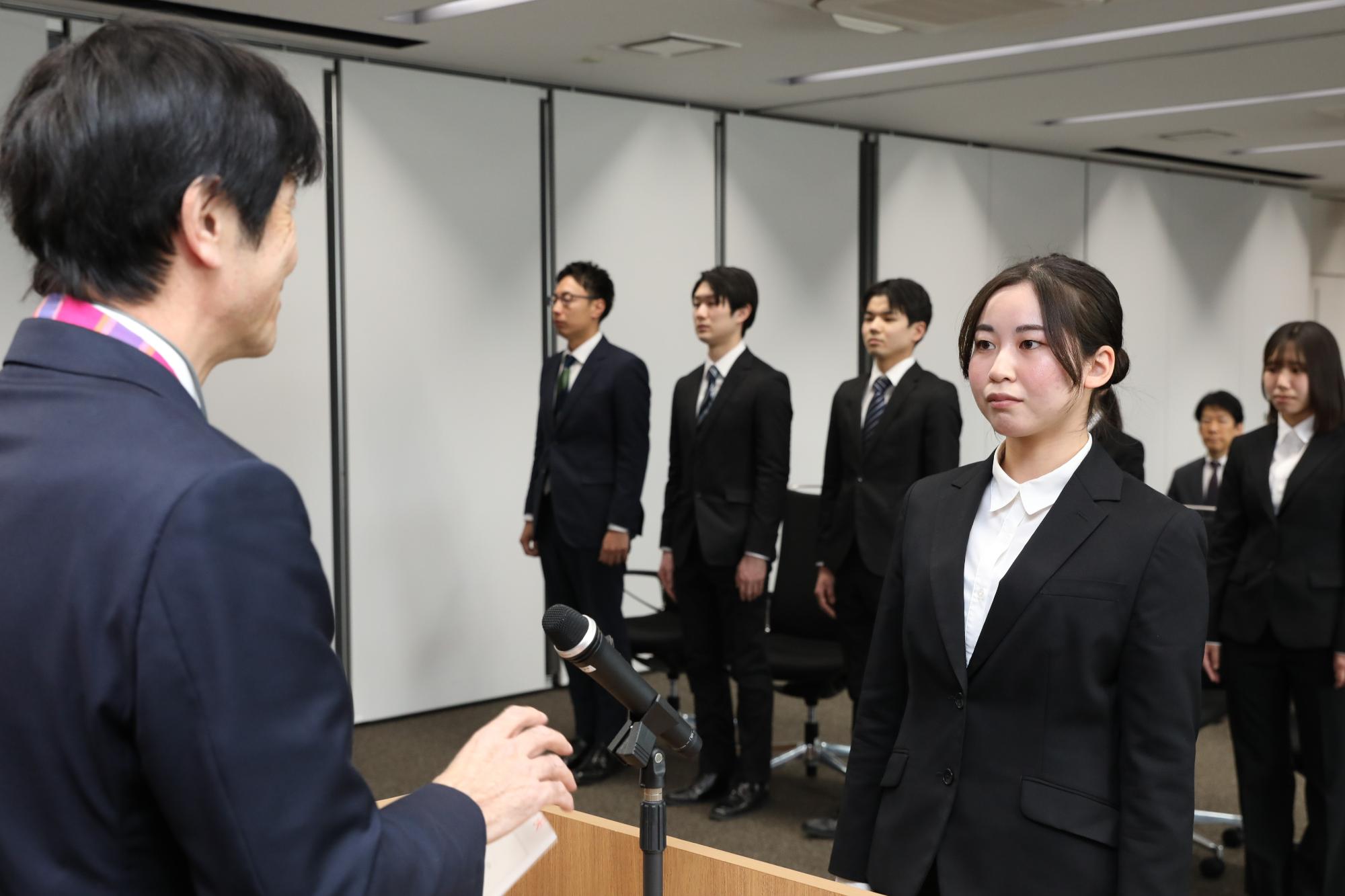 新規採用職員辞令交付式