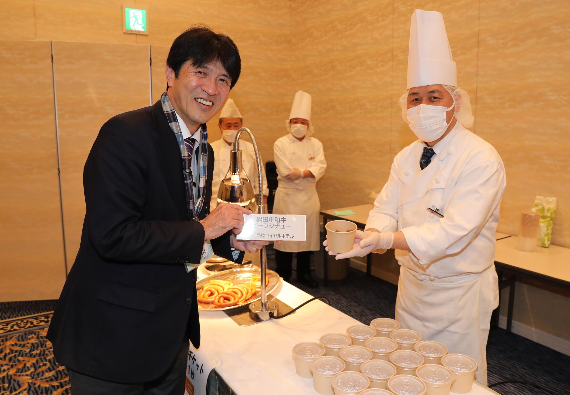 ニクバルの様子