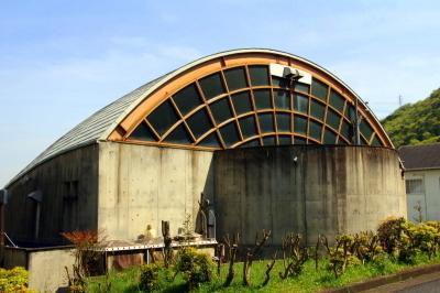 KOYO-TOUGEIKAN -THE PAVILION BUILT OVER AN ANCIENT POTTERY KILN-