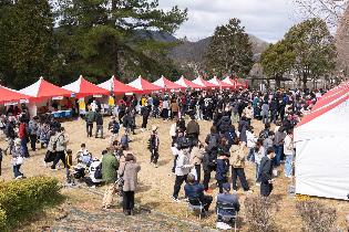 西脇市最大級のグルメイベント「肉バル」に市内外から約6千人が来場