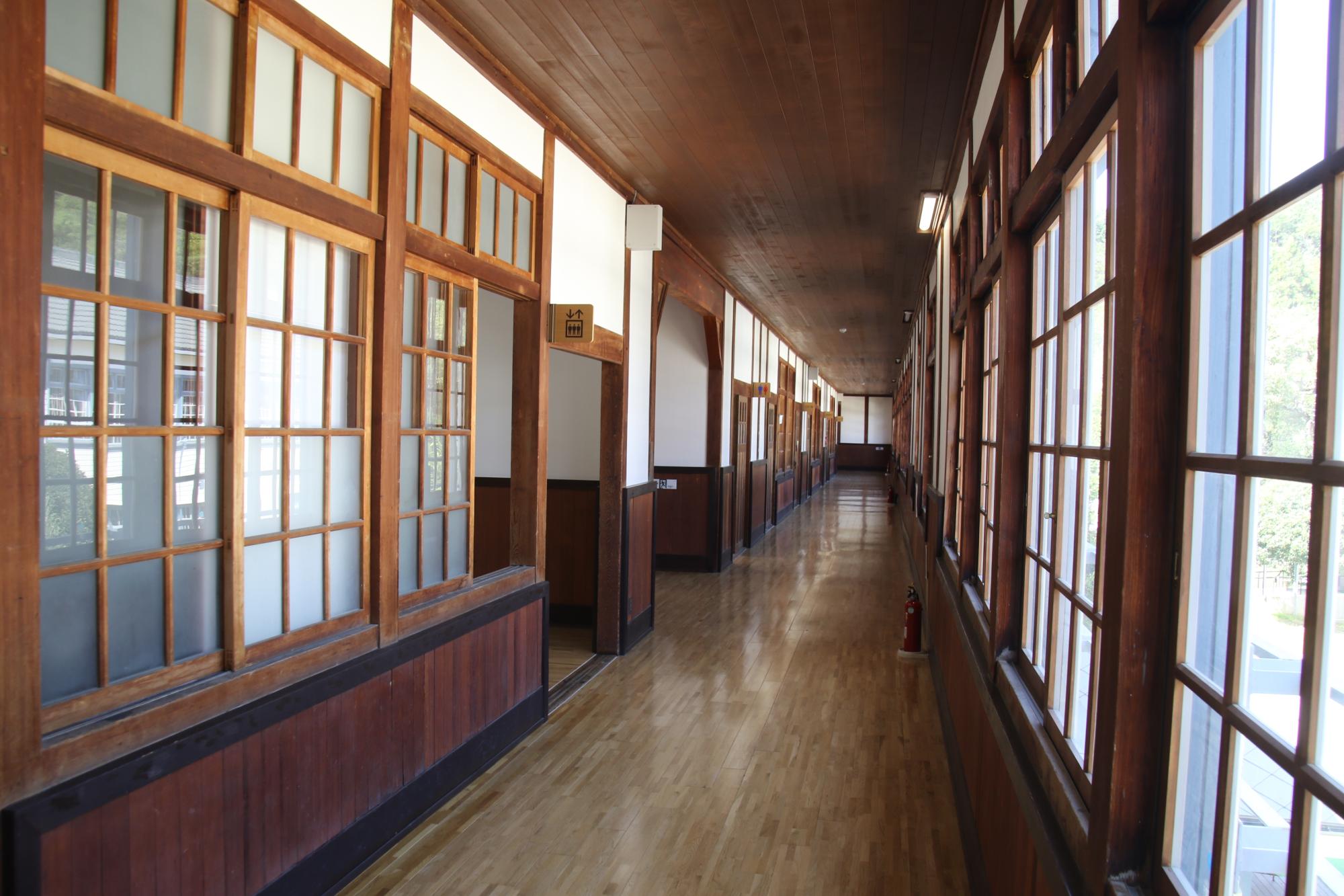 校舎の廊下の様子