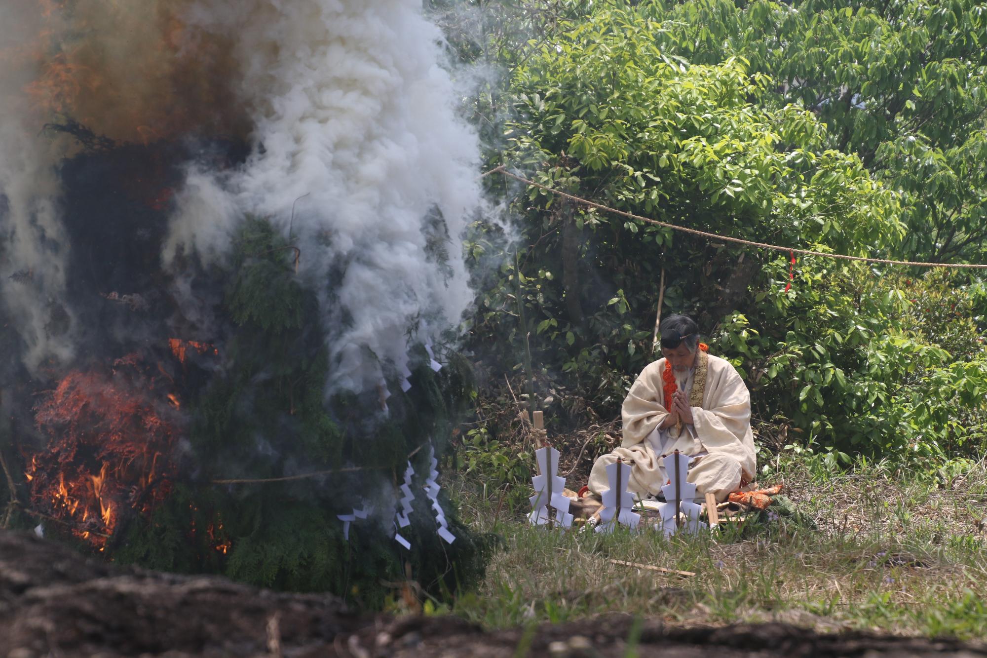 行者による護摩供養