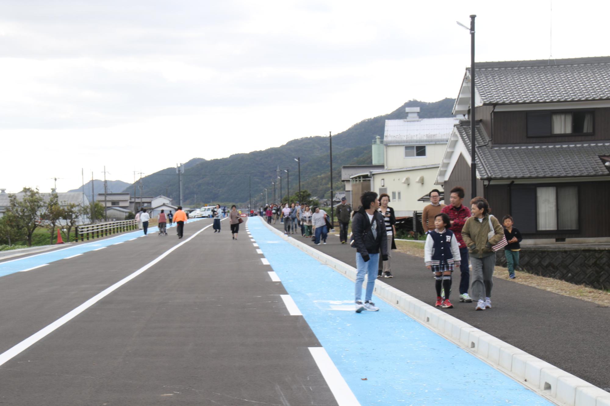 ウォーキングイベント参加者の様子