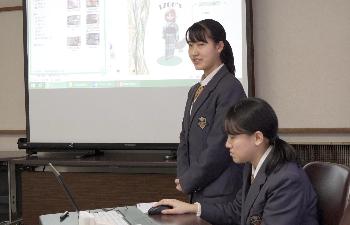 生徒らは取り組んだ活動を報告