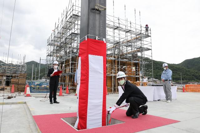 立柱式（鉄骨柱のナット締め付け）