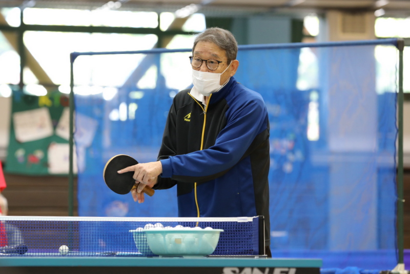指導する西村卓二さん