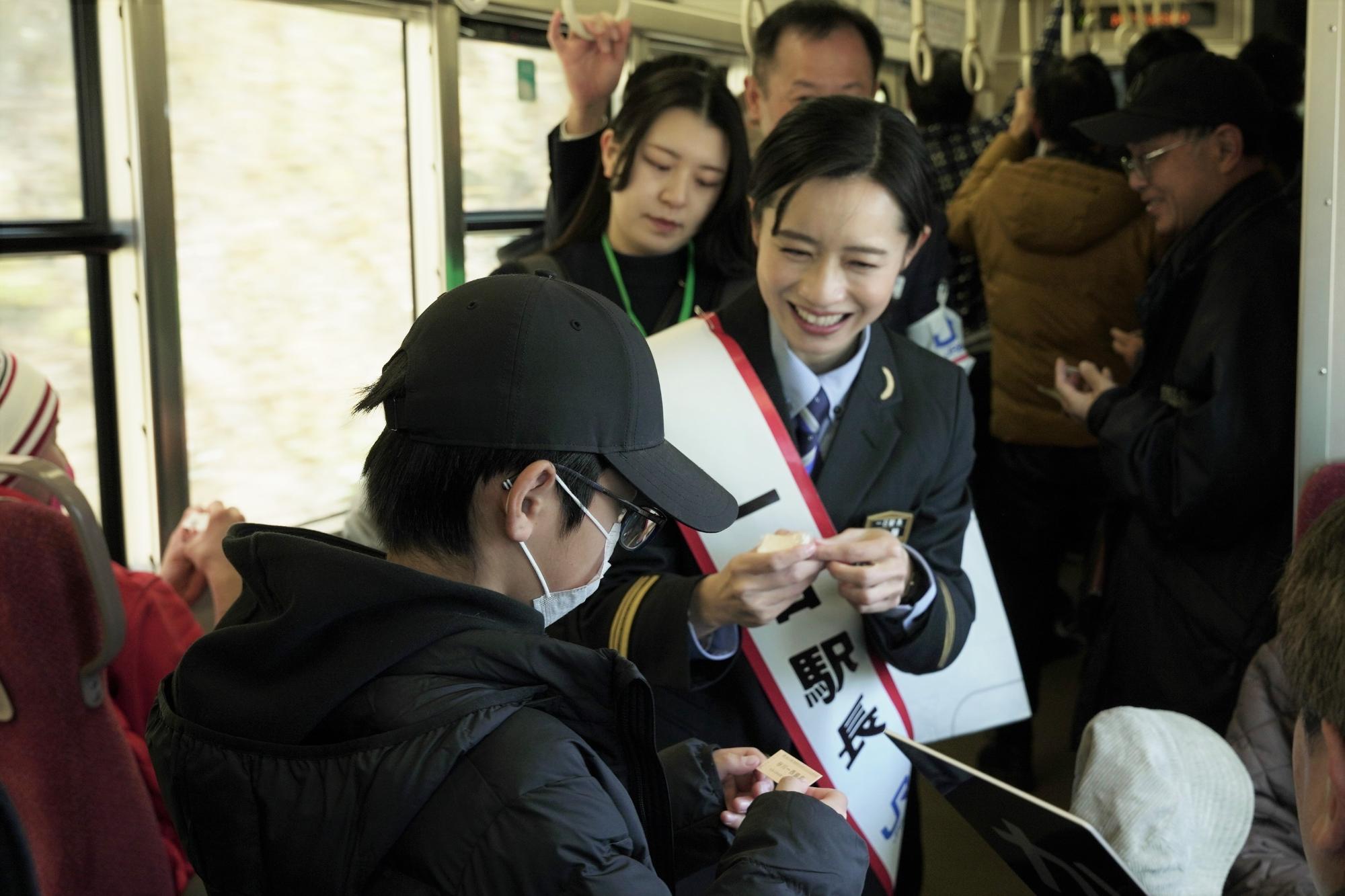イベントに参加したタレントの斉藤雪乃さん