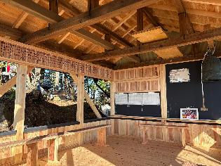 平成16年の台風23号により流木や土砂 が引っ掛かった由縁橋（西脇）